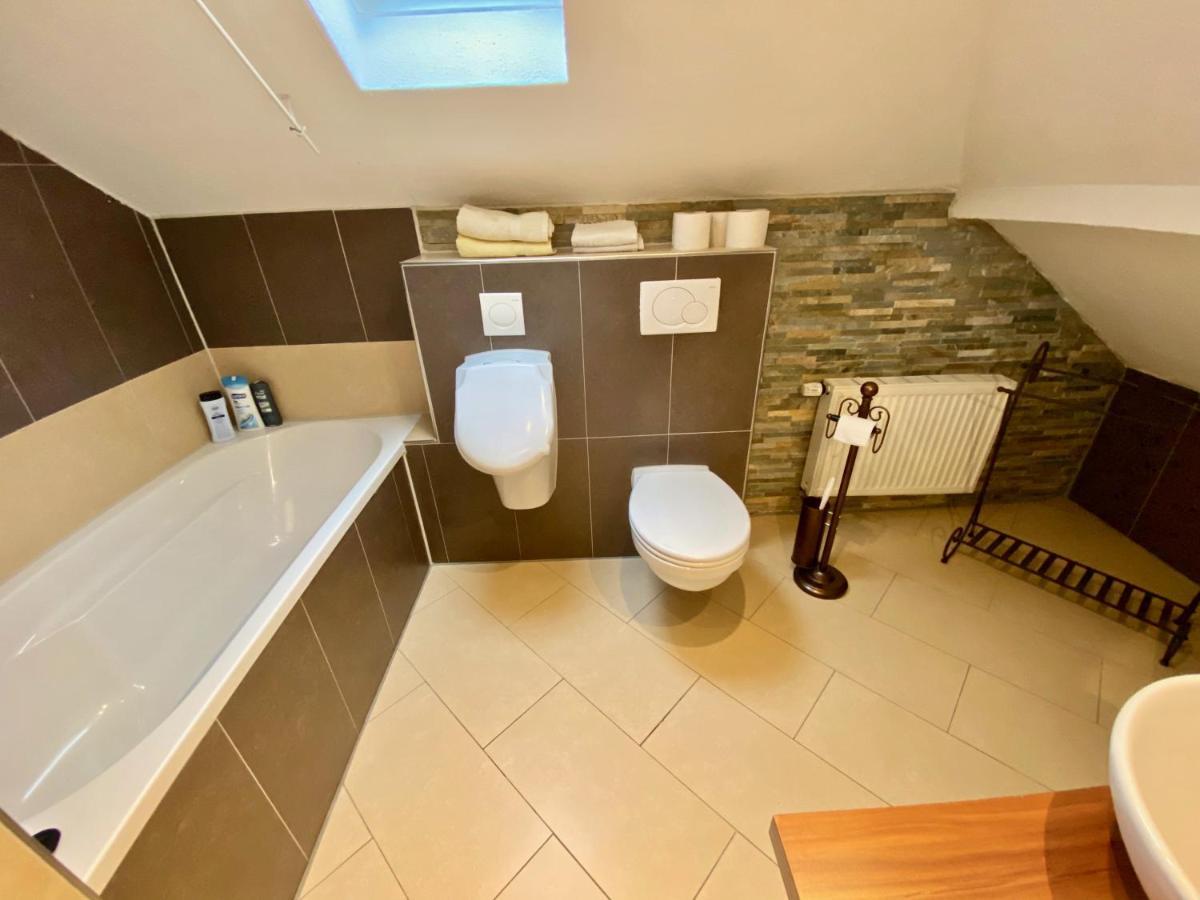 Wohnen Ueber Den Daechern Von Ravensburg, Stadtnah, Kamin, Klima Apartment Luaran gambar